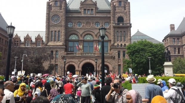Massive anti sex-ed protest takes over Toronto
