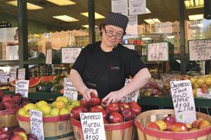 Serving fresh fruits