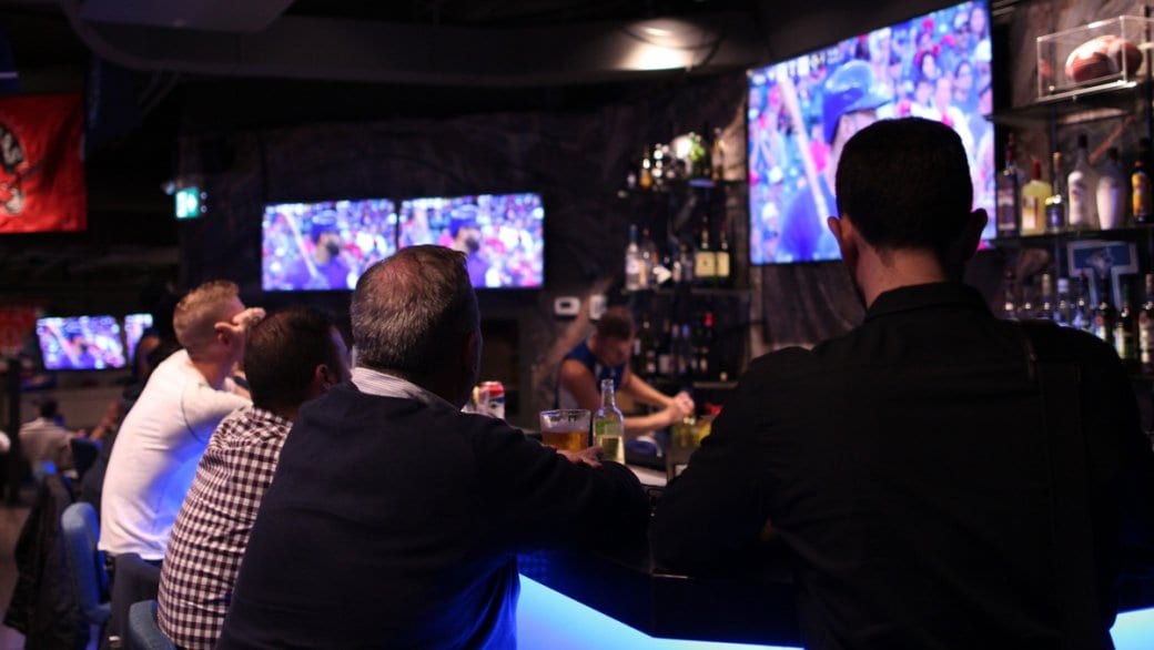 What’s the difference between a queer and a straight sports bar?