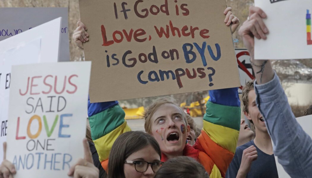 LGBTQ2S+ BYU students celebrate Lavender Graduation ceremony despite college opposition