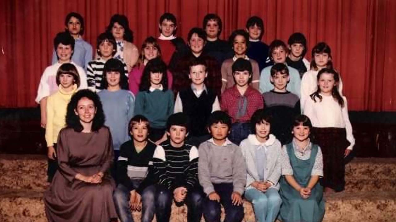 A Grade 5 class photo from the 1980s