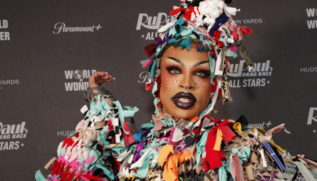 Sports cycling stands by trans winner, new queer advocacy org, Florida and Montana anti-LGBTQ2S+ laws, Yvie Oddly vs. Republicans and pro-gay Jesus angers EU officials