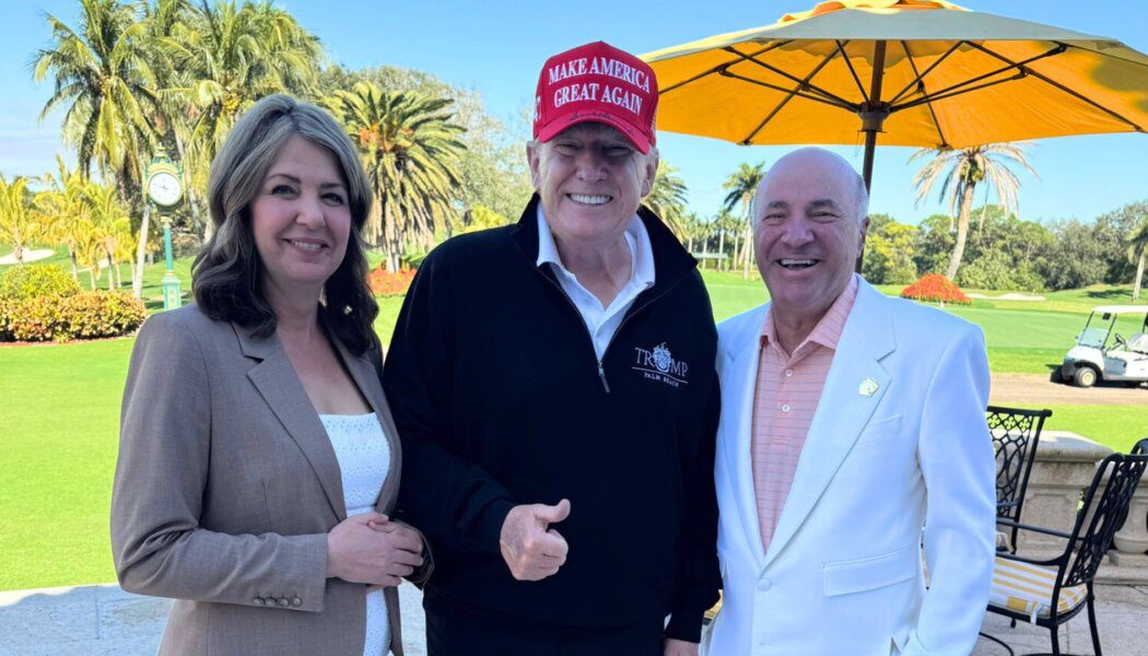 Why did Danielle Smith meet with Trump at Mar-a-Lago?