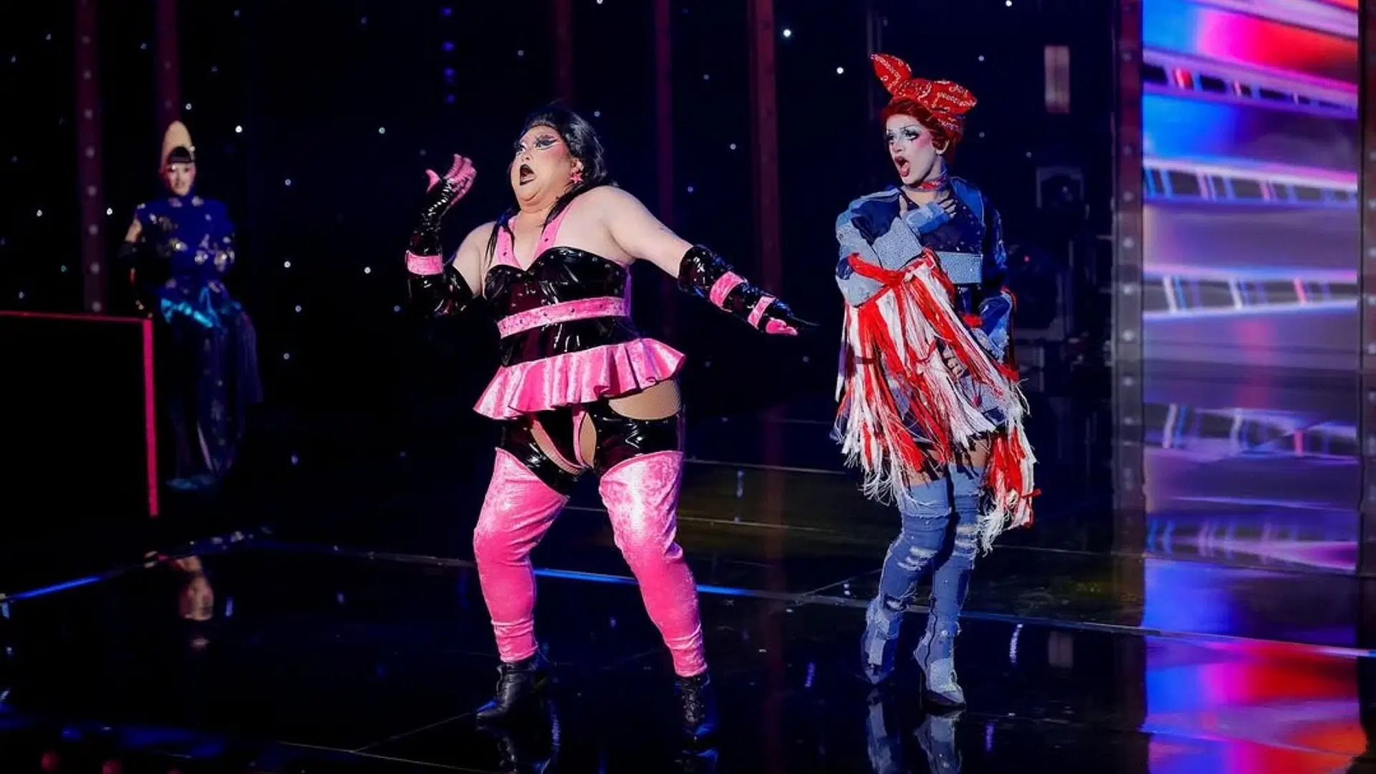 Joella and Suzie Toot lipsyncing